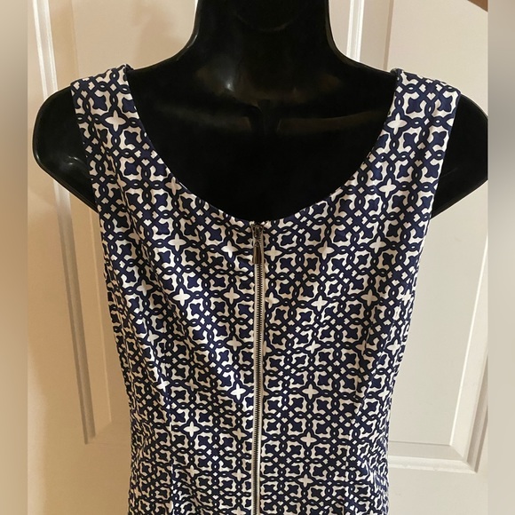 Laundry By Design Blue&White Patterned Sleeveless Dress - Picture 5 of 7